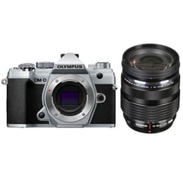 Reflex OM-D E-M5 III - Black/Grey + Olympus Zuiko Digital ED 12-40mm f/2.8 f/2.8